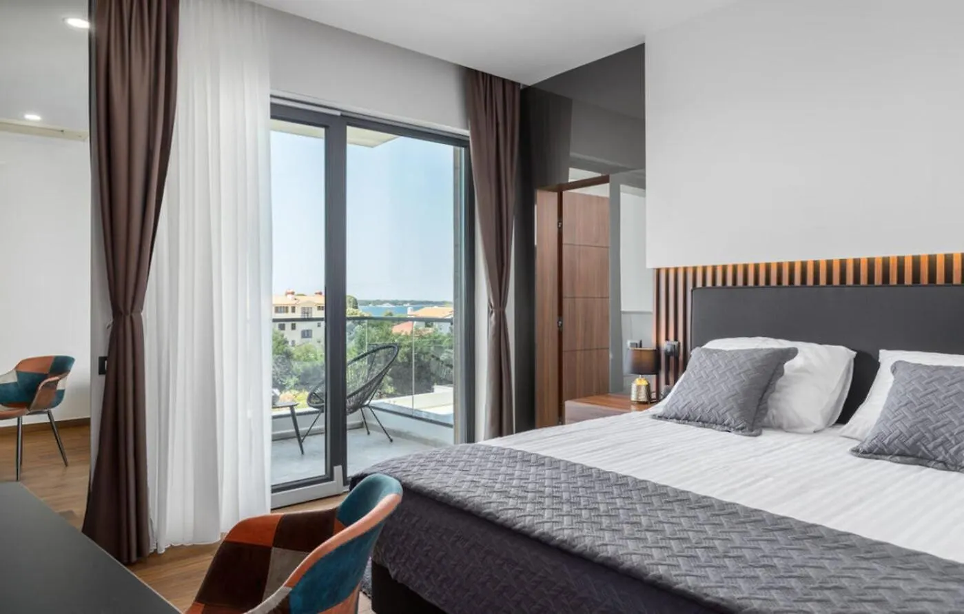 Villa Bellatrix In Fazana With Beach Front And Sea View
