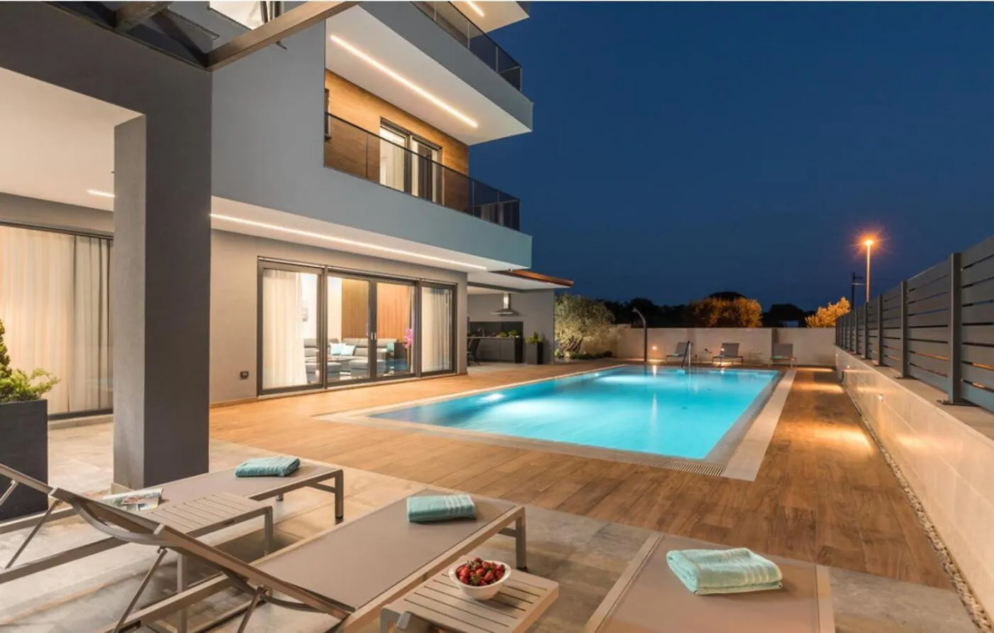 Villa Bellatrix In Fazana With Beach Front And Sea View 0*,