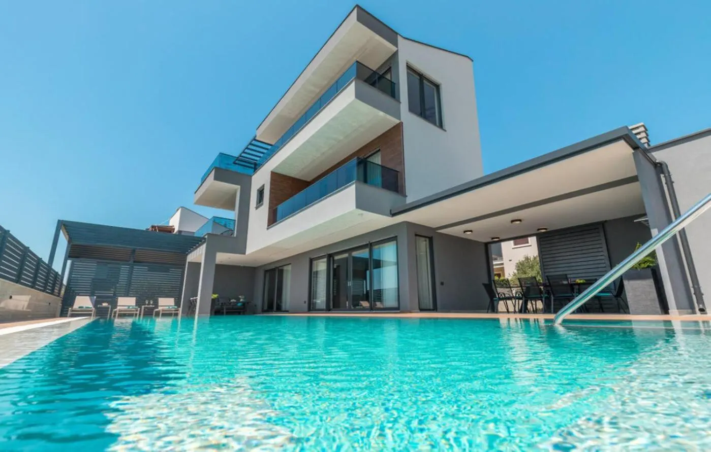 Villa Bellatrix In Fazana With Beach Front And Sea View