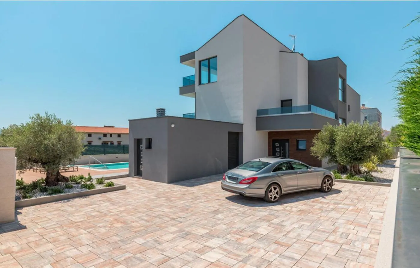 Villa Bellatrix In Fazana With Beach Front And Sea View